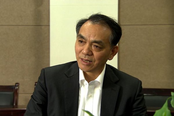 低息配资炒股网 一年赚50多亿，他72岁却辞职做起网红：有生之年再干个上市公司